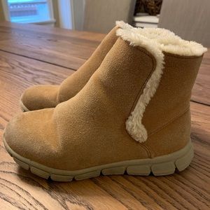Kids suede boots